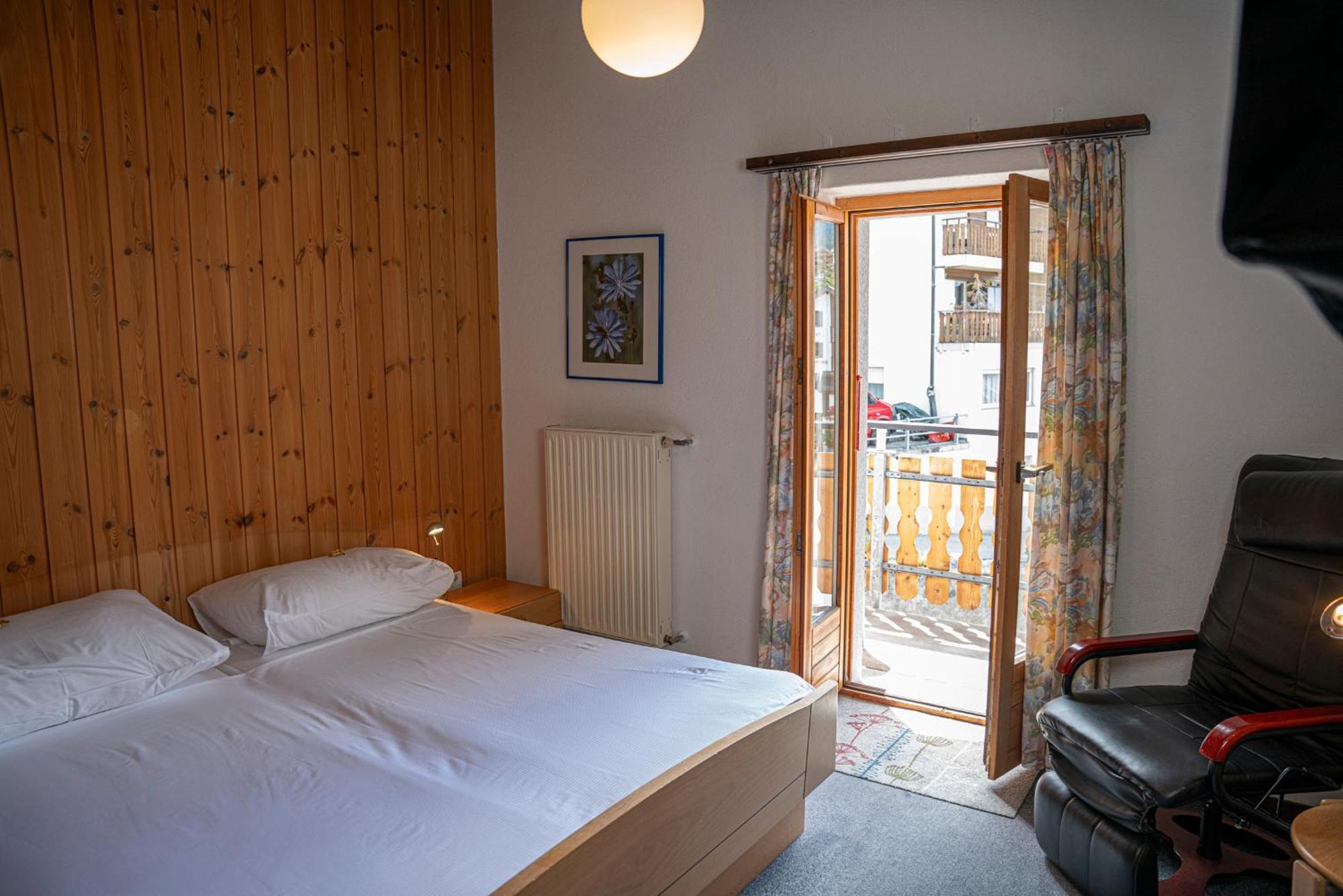 Alte Bock 2.0 Bed and Breakfast Grächen Eksteriør billede